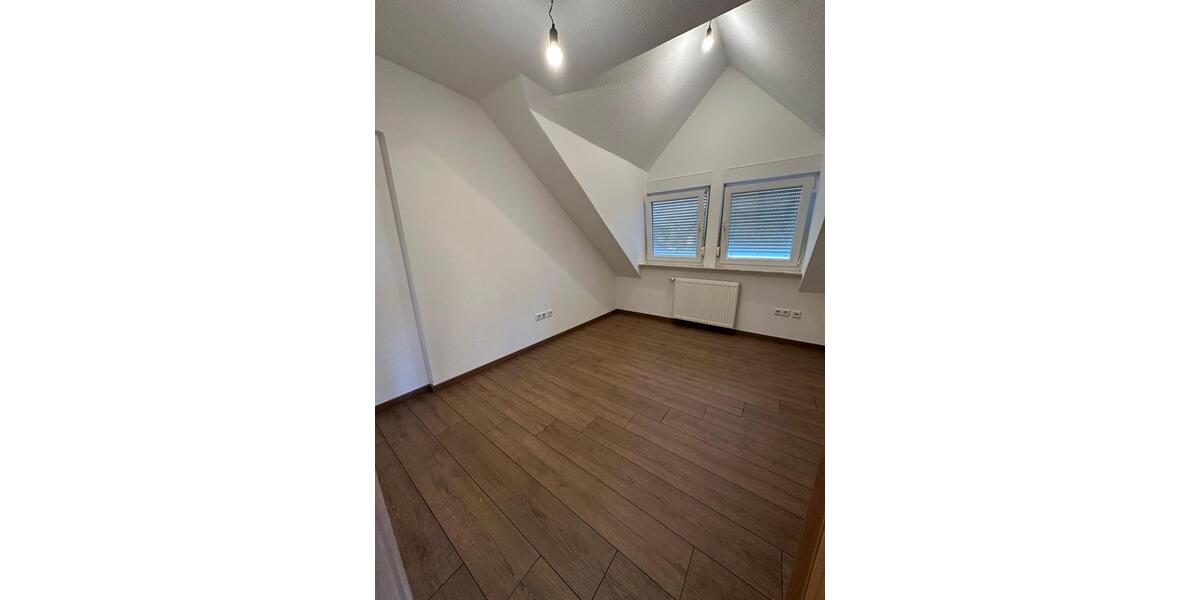 Dachgeschoßwohnung Westoverledingen - 4 Zimmer, 57 m&sup2;, 700&euro; | Angebot:23524768