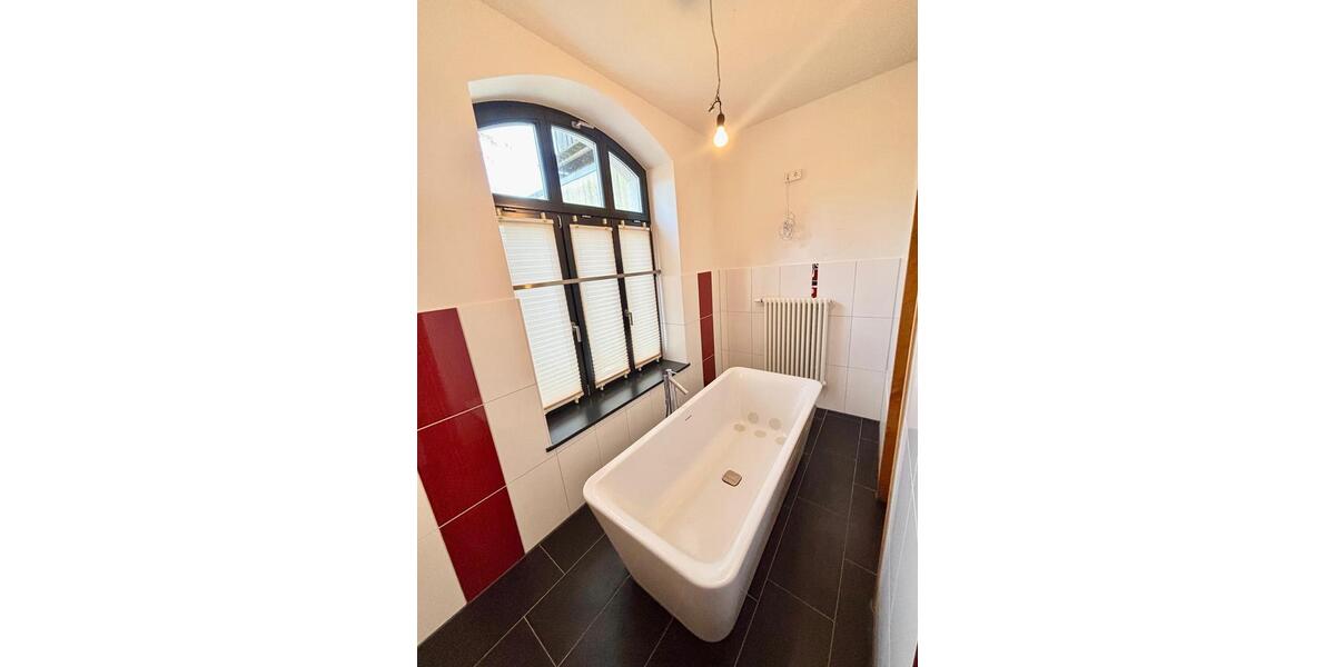 Erdgeschoßwohnung Waren (Müritz) - 3 Zimmer, 150 m&sup2;, 1.500&euro; | Angebot:26038399