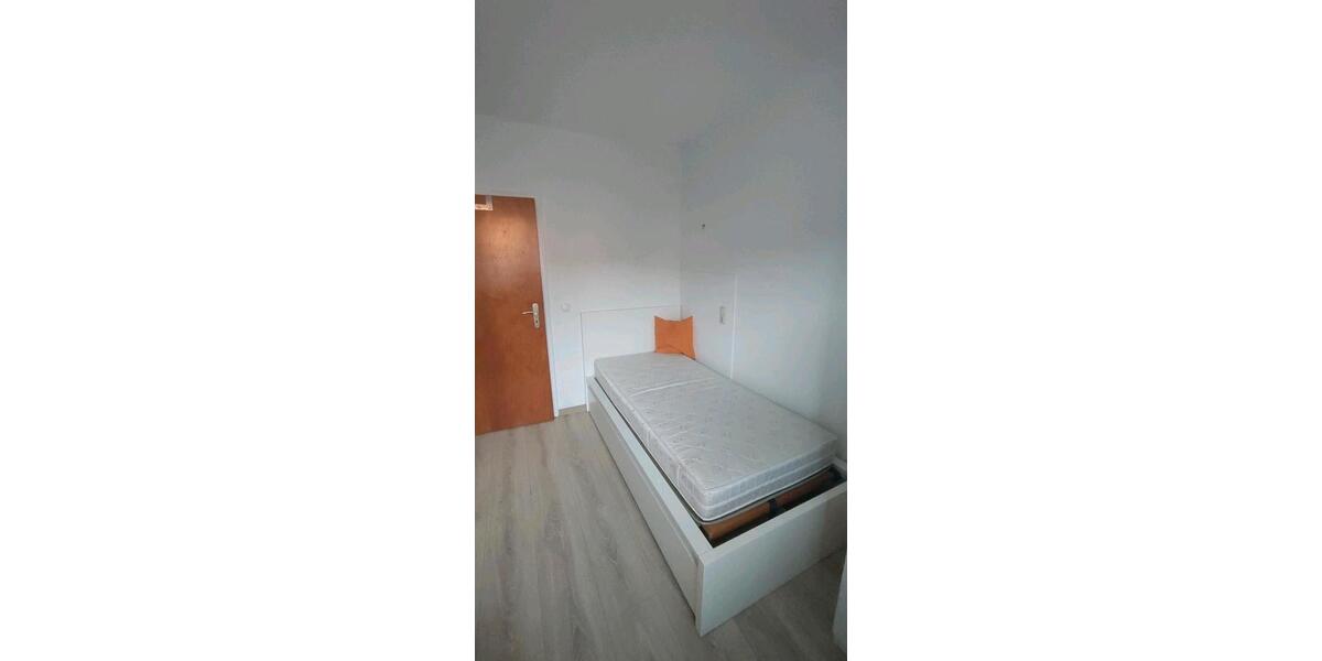Wohnen auf Zeit Bad Bocklet - 1 Zimmer, 13 m&sup2;, 350&euro; | Angebot:26223123