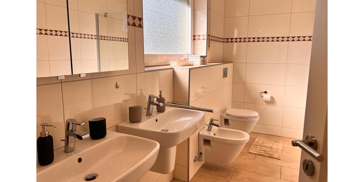 Wohnen auf Zeit Wesel Bislich - 5 Zimmer, 220 m&sup2;, 2.900&euro; | Angebot:26123312