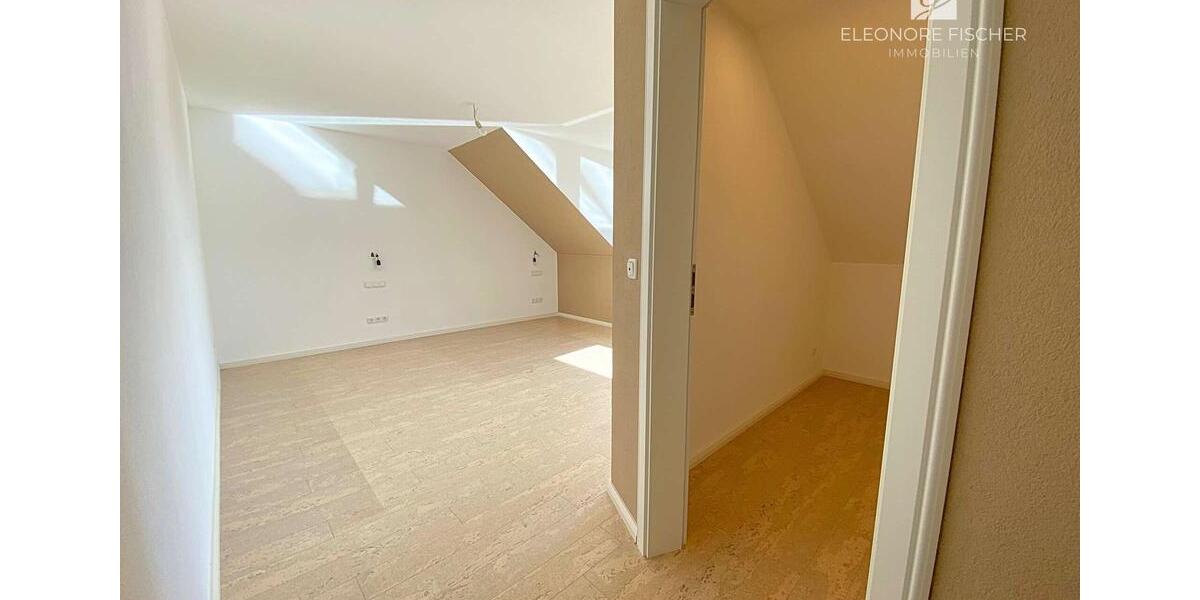 Dachgeschoßwohnung Fünfstetten - 5.5 Zimmer, 186 m&sup2;, 1.250&euro; | Angebot:22354812