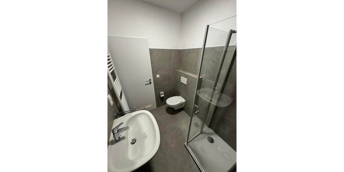 Kernsanierte 2-Zimmer-Wohnung mit Südbalkon in zentraler Lage 2 zimmer