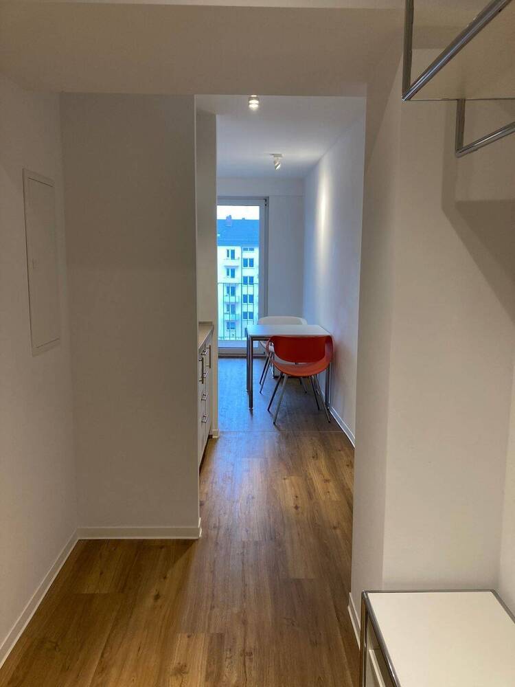Großzügige 1-Zimmer-Wohnung mit Balkon in U-Bahn Nähe