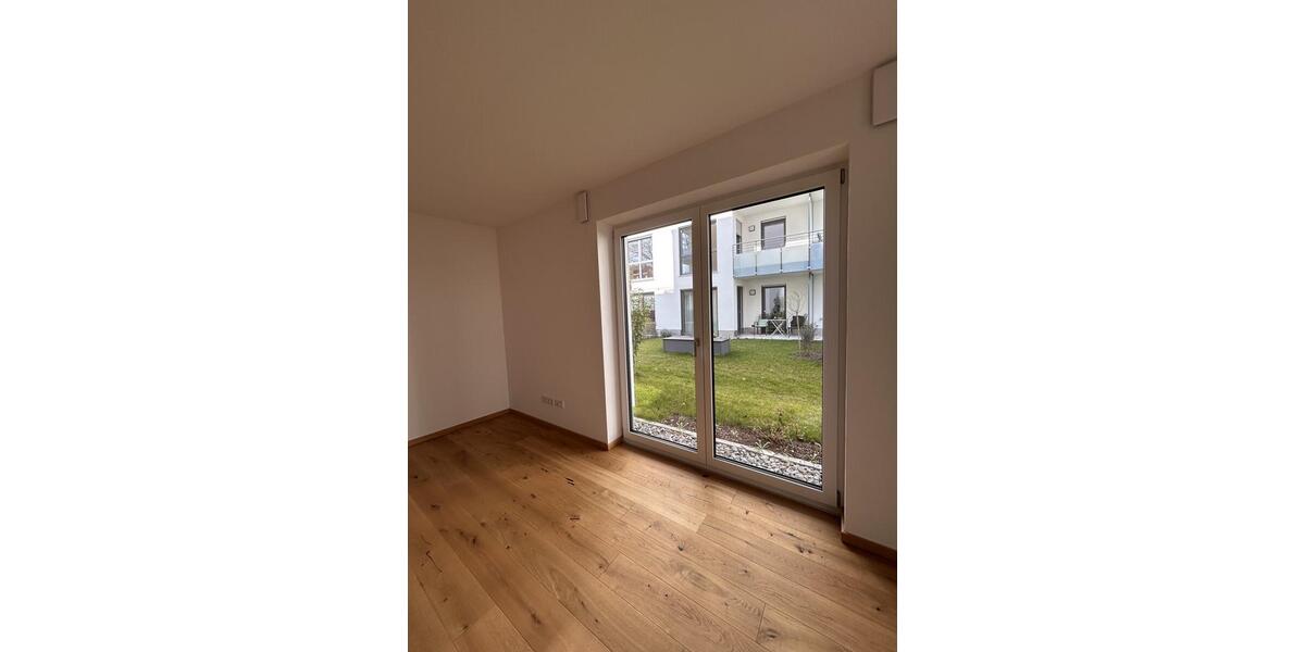 Erdgeschoßwohnung Deggendorf - 2 Zimmer, 64 m&sup2;, 890&euro; | Angebot:25856311