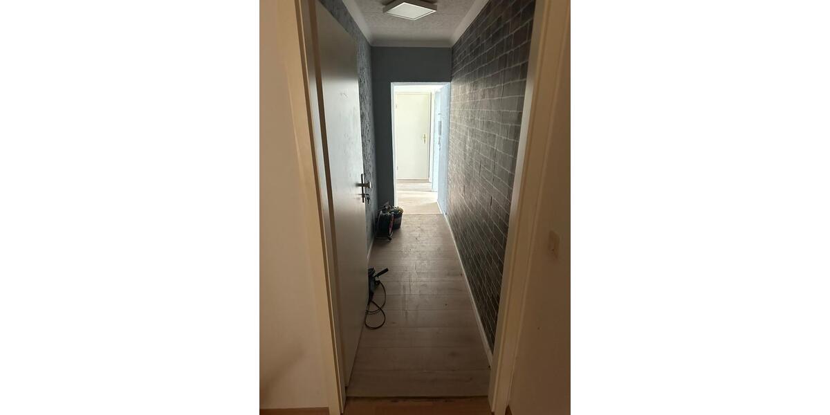 Etagenwohnung Schiffweiler - 1 Zimmer, 40 m&sup2;, 400&euro; | Angebot:26047353