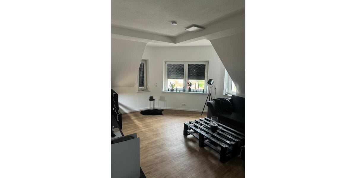 Dachgeschoßwohnung Pirmasens - 6 Zimmer, 138 m&sup2;, 1.200&euro; | Angebot:25395415