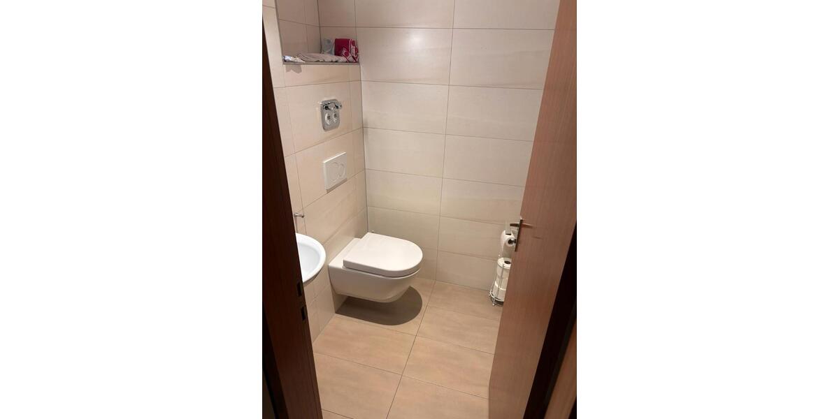 Wohnen auf Zeit Esslingen am Neckar Hegensberg - 15 Zimmer, 80 m&sup2;, 420&euro; | Angebot:26581446