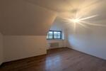 Dachgeschoßwohnung Geisenhausen - 2 Zimmer, 67 m&sup2;, 700&euro; | Angebot:26041342