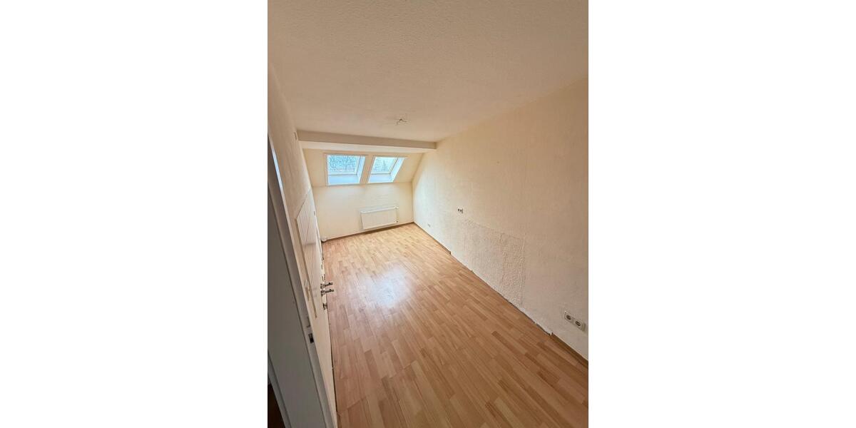 Dachgeschoßwohnung Weißenfels - 4 Zimmer, 111 m&sup2;, 595&euro; | Angebot:26031673