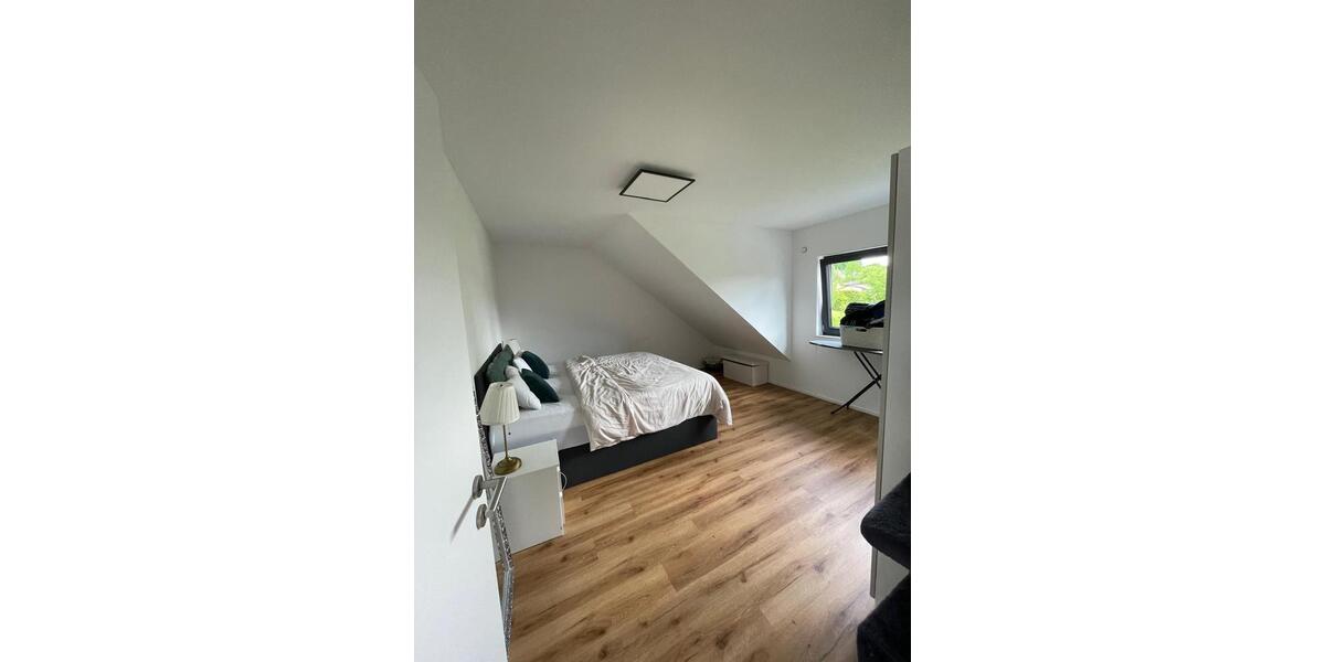 Dachgeschoßwohnung Wächtersbach - 3 Zimmer, 77 m&sup2;, 900&euro; | Angebot:26471171