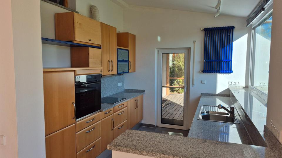 Einfamilienhaus Vohenstrauß - 7 Zimmer, 220 m&sup2;, 1.800&euro; | Angebot:26408409