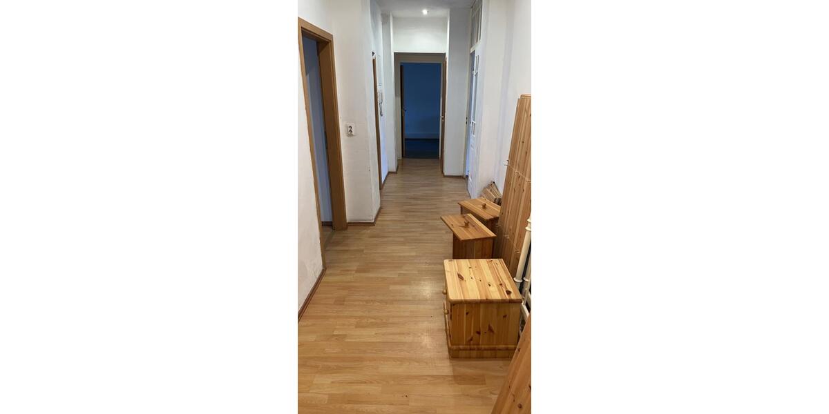 4-Zimmer Wohnung mit Küche und Bad 4 zimmer