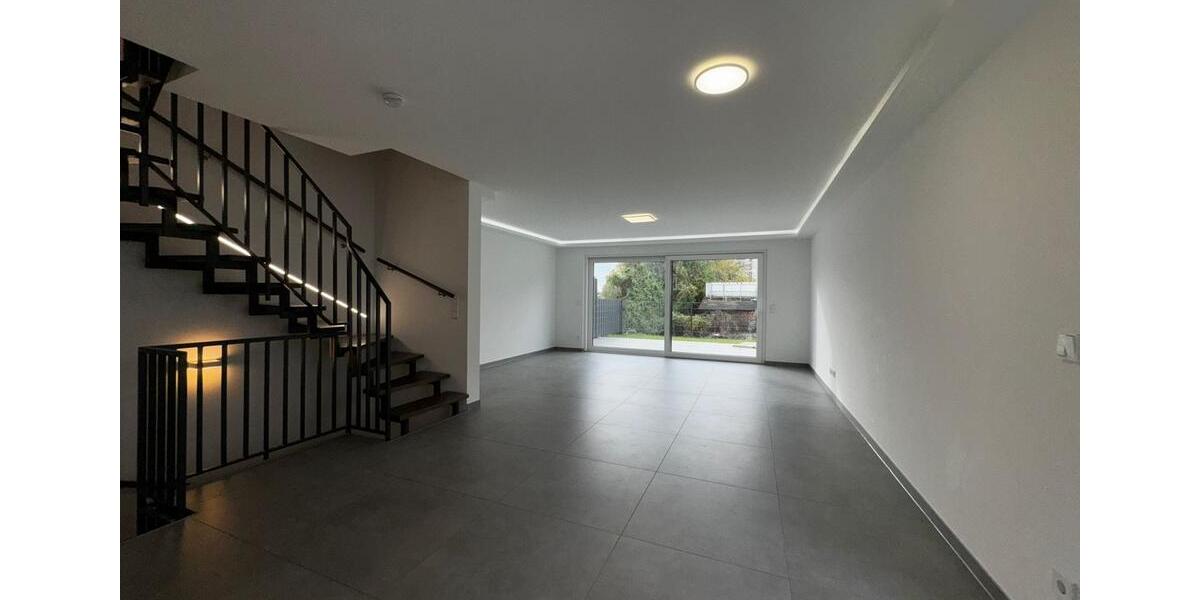 MODERN 2021 DUPLEX with approx. 170m², garden and garage, located less than 10 minutes from Clay 5 zimmer