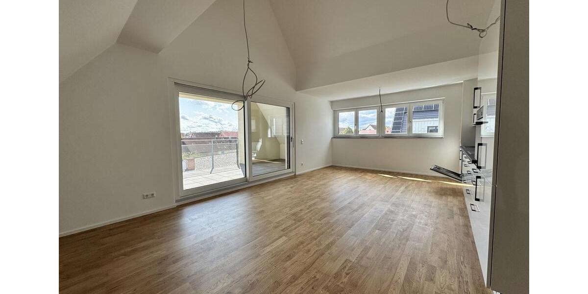 Erstbezug: Großzügige 3 Zimmer Dachgeschosswohnung mit EBK und TG-Stellplatz in Ulm-Lehr! 3 zimmer