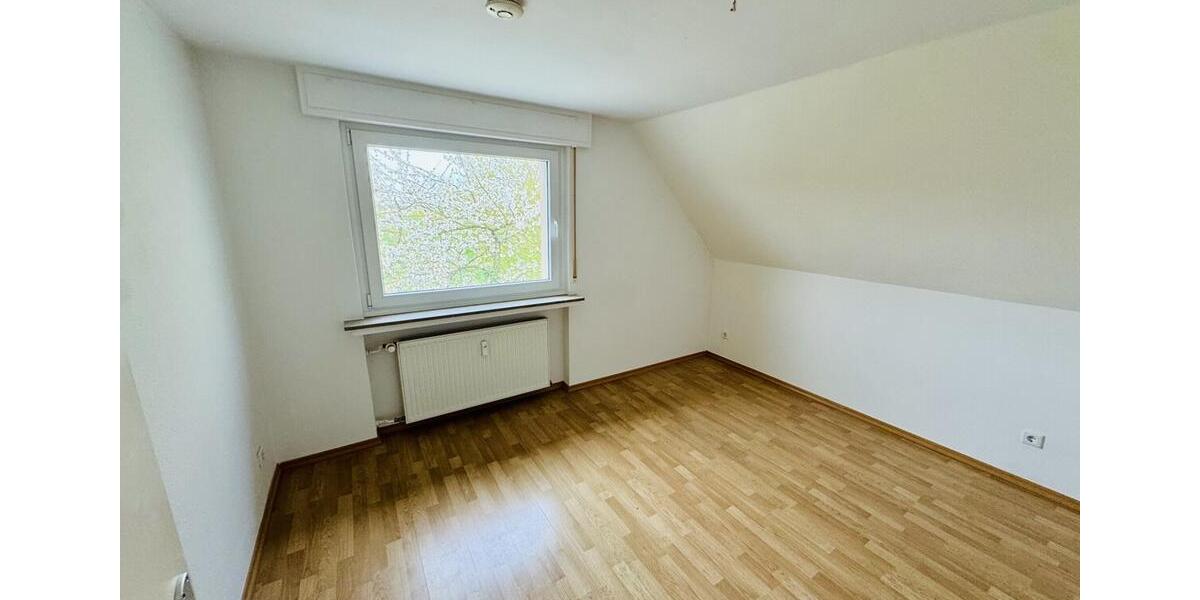 Dachgeschoßwohnung Bad Sassendorf - 4 Zimmer, 79 m&sup2;, 450&euro; | Angebot:26606251