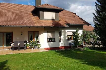 Wohnung Parsberg - 4 Zimmer, 65 m&sup2;, 650&euro; | Angebot:23817052