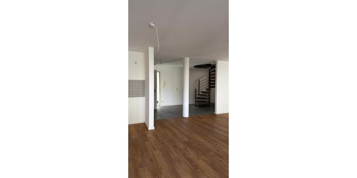 Großzügige 3-Zi Wohnung (Maisonette) in der Karlsruher Weststadt 3 zimmer