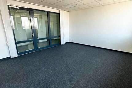 Büro in Düsseldorf 1.632 € 377 m²