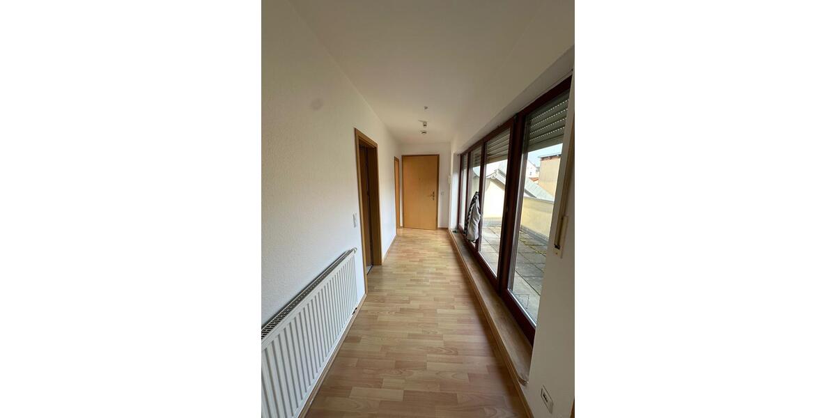 Dachgeschoßwohnung Altenburg - 3 Zimmer, 106 m&sup2;, 636&euro; | Angebot:25999858