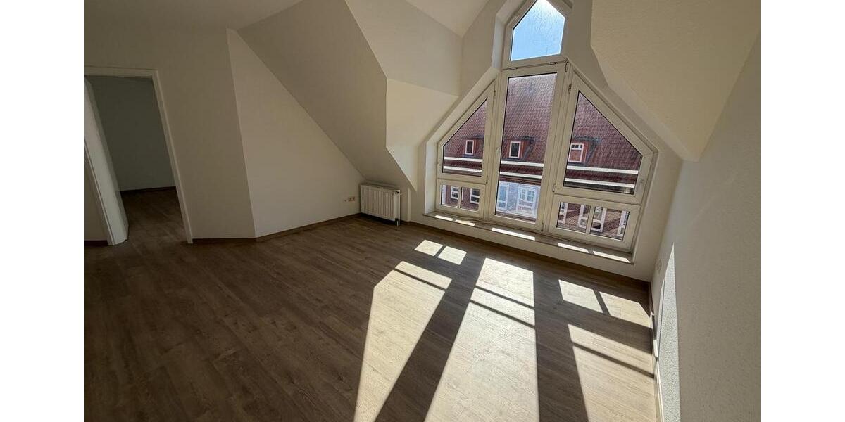 Dachgeschoßwohnung Stade - 2 Zimmer, 63 m&sup2;, 700&euro; | Angebot:25631316