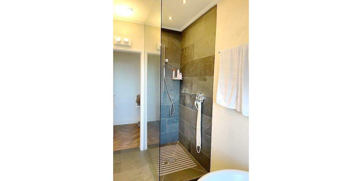 Etagenwohnung Nürnberg Maxfeld - 4 Zimmer, 174 m&sup2;, 2.575&euro; | Angebot:26017782