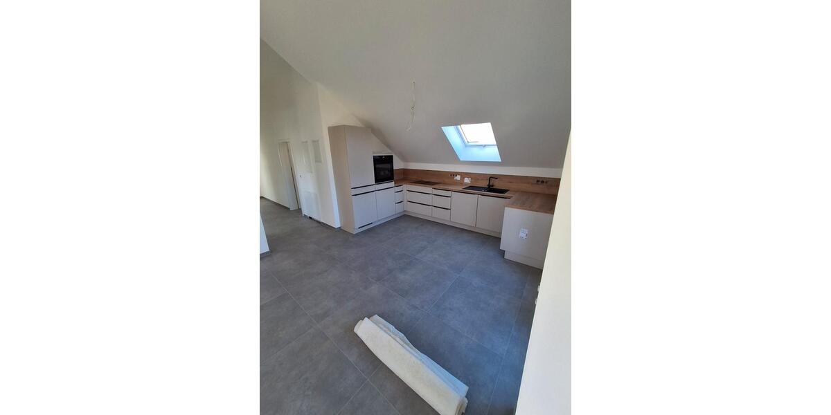 Dachgeschoßwohnung Kirchberg (Hunsrück) - 3 Zimmer, 96 m&sup2;, 1.075&euro; | Angebot:26689076