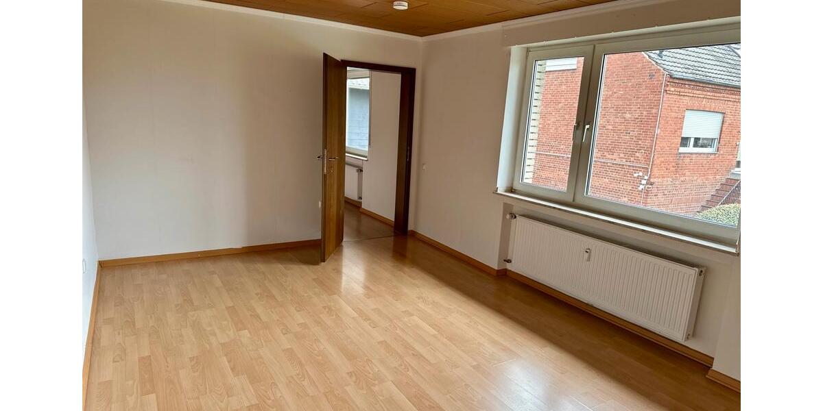 Etagenwohnung Niederzier - 3 Zimmer, 70 m&sup2;, 750&euro; | Angebot:25979598