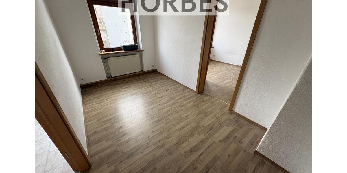 Etagenwohnung Meerane - 2 Zimmer, 60 m&sup2;, 300&euro; | Angebot:25999255