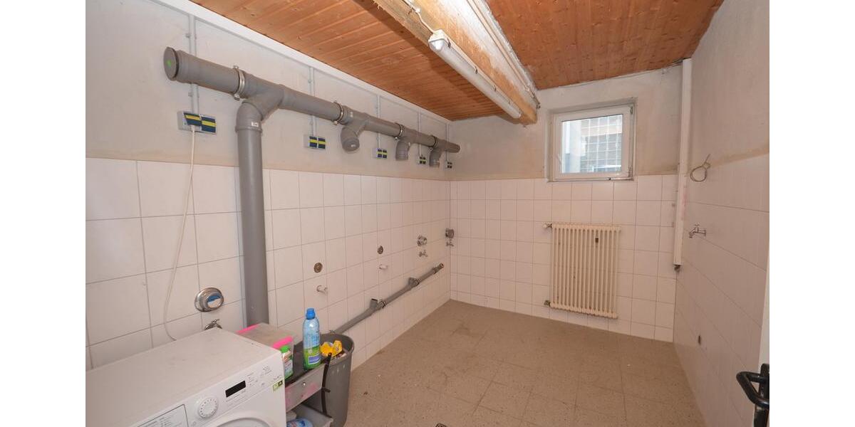 Etagenwohnung Leidersbach - 2 Zimmer, 60 m&sup2;, 900&euro; | Angebot:26456260