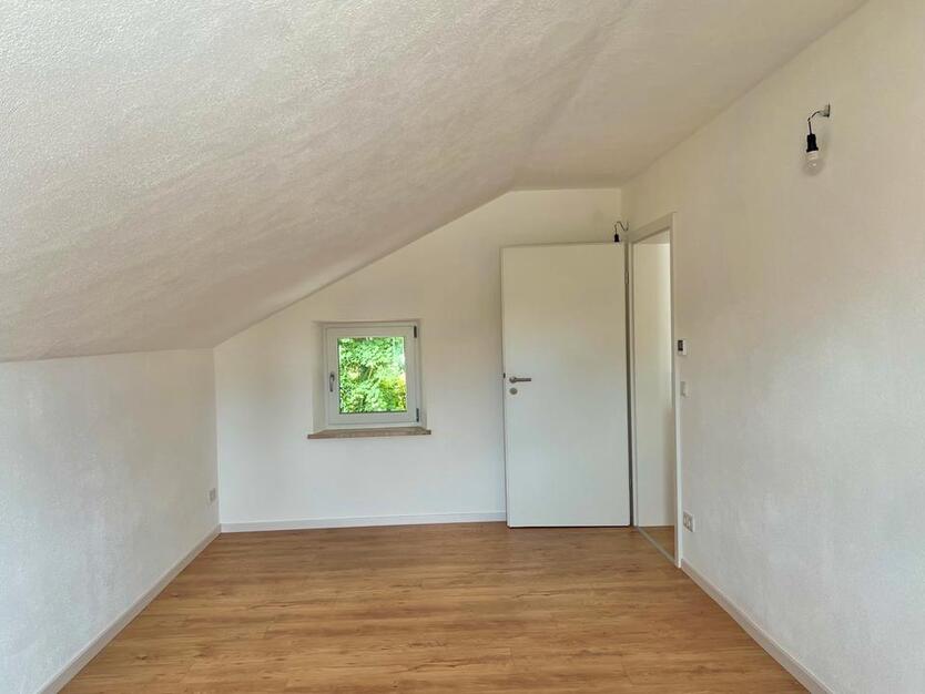 Exklusives Einfamilienhaus - kernsaniert, Garten, Garage & EBK