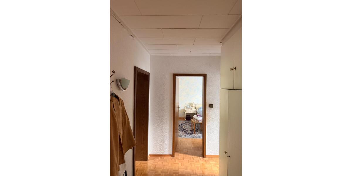 Erdgeschoßwohnung Großalmerode - 7 Zimmer, 141 m&sup2;, 1.100&euro; | Angebot:26535603