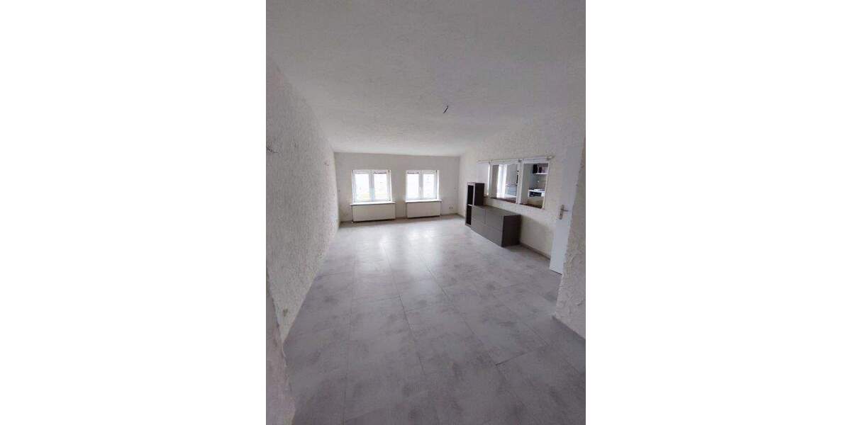 Etagenwohnung Schwerin Weststadt - 3 Zimmer, 103 m&sup2;, 900&euro; | Angebot:24609574