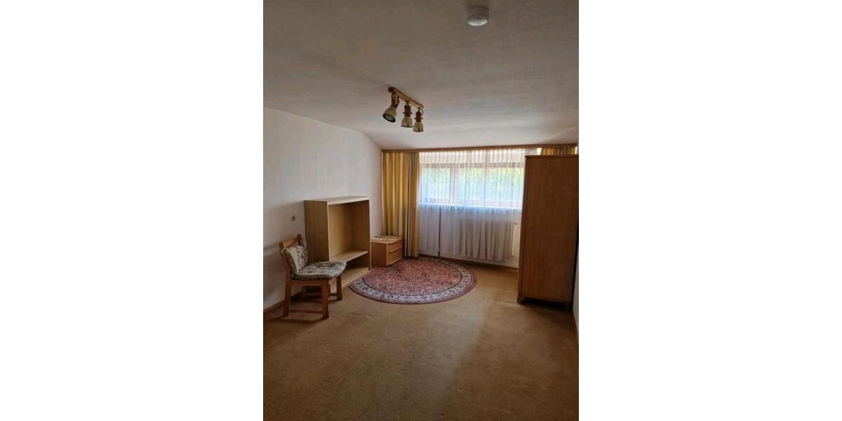Dachgeschoßwohnung Villingen-Schwenningen Schwenningen - 4 Zimmer, 110 m&sup2;, 760&euro; | Angebot:26680575