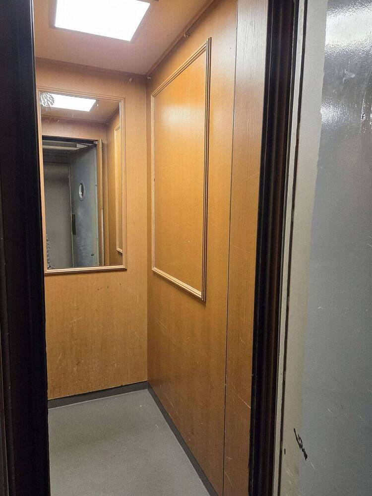 Hessenallee – SOUTERRAIN-Wohnung – großzügiger Grundriss – 2 Zimmer
