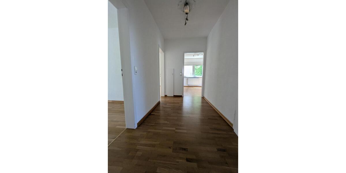 Erdgeschoßwohnung Stuttgart Bad Cannstatt - 4 Zimmer, 102 m&sup2;, 1.795&euro; | Angebot:26574382