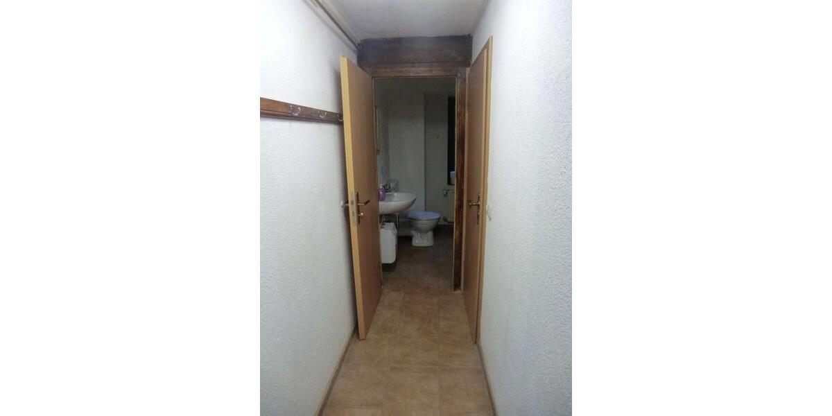 Wohnen auf Zeit Roßwein - 6 Zimmer, 160 m&sup2;, 15&euro; | Angebot:24981244