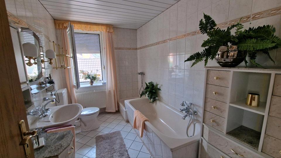 Einfamilienhaus Holzminden - 12 Zimmer, 320 m&sup2;, 2.300&euro; | Angebot:26037589