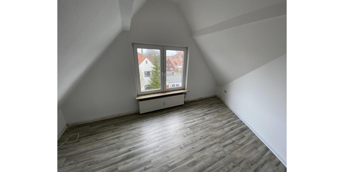 Dachgeschoßwohnung Nordenham - 3 Zimmer, 63 m&sup2;, 450&euro; | Angebot:24983534