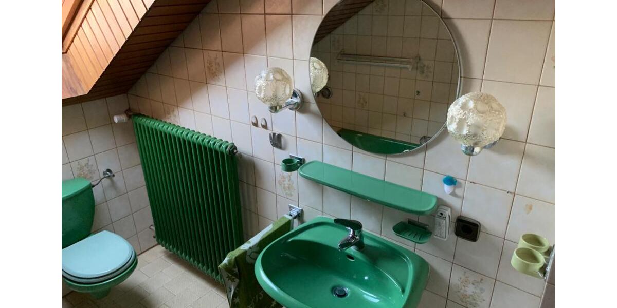 Helle ruhige 2 Zimmer Dachgeschoss-Wohnung mit großem Balkon 2 zimmer