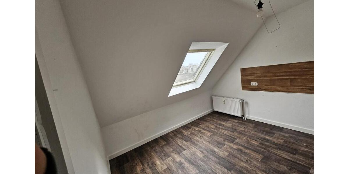 Dachgeschoßwohnung Kleve - 4 Zimmer, 73 m&sup2;, 650&euro; | Angebot:25857353