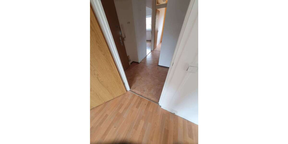 Praktische 2 Zimmer-Wohnung mit Balkon und Einbauküche - Appartement Schmölln | Angebot:26204265