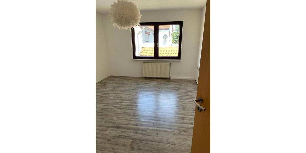 Etagenwohnung Nienburg (Saale) - 3 Zimmer, 125 m&sup2;, 650&euro; | Angebot:26058636
