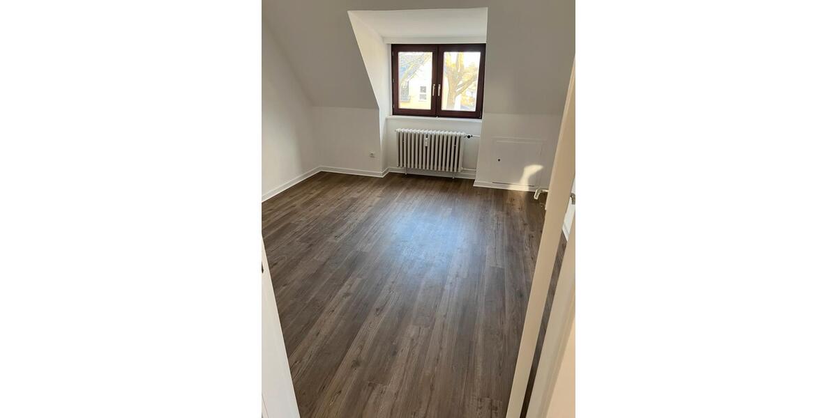 Dachgeschoßwohnung Neumünster Böcklersiedlung - 3 Zimmer, 65 m&sup2;, 850&euro; | Angebot:25980684