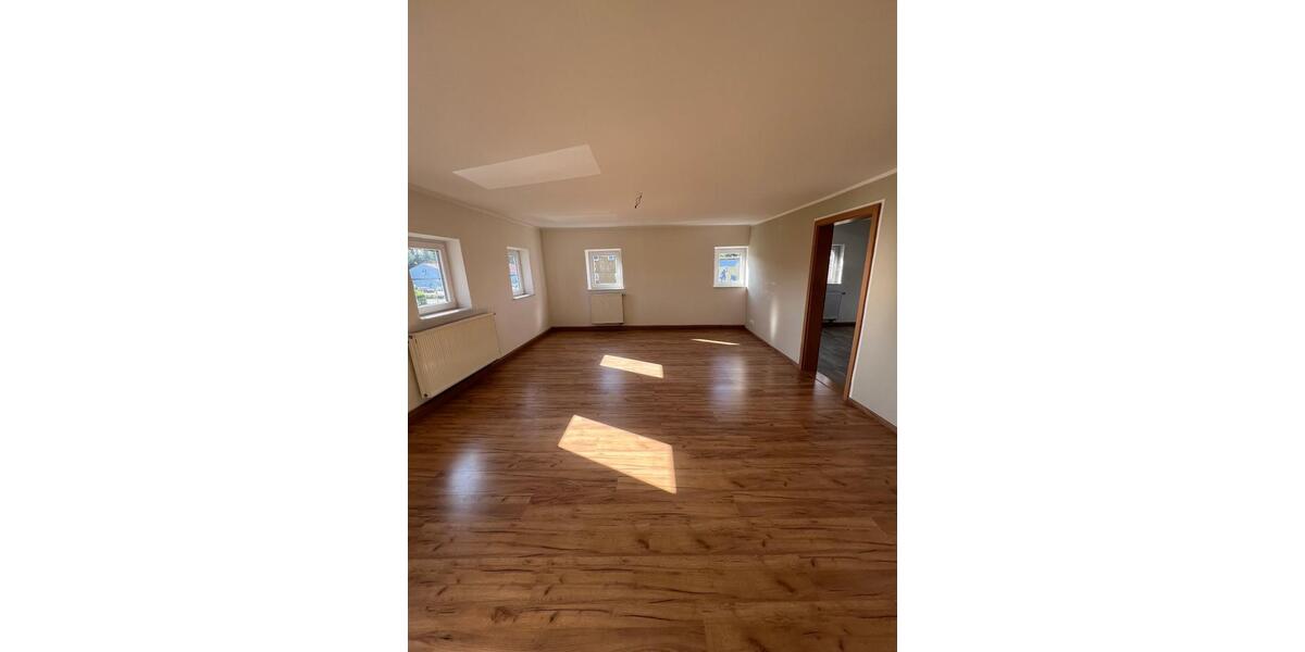 Etagenwohnung Leutersdorf - 4 Zimmer, 103 m&sup2;, 500&euro; | Angebot:24678954