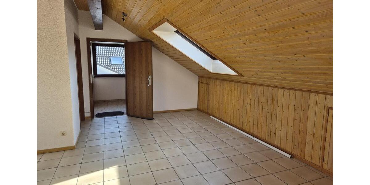 Dachgeschoßwohnung Kelkheim (Taunus) - 2 Zimmer, 67 m&sup2;, 870&euro; | Angebot:25613862