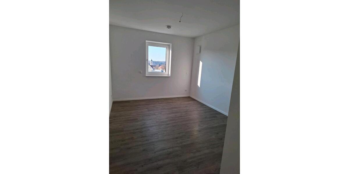 Etagenwohnung Burglengenfeld - 2 Zimmer, 75 m&sup2;, 1.050&euro; | Angebot:26278722