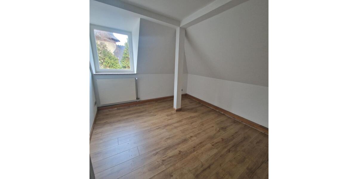 Individueller Schnitt - frisch renoviert - Wohnen in einer schönen Villa in Radebeul-Mitte 4 zimmer