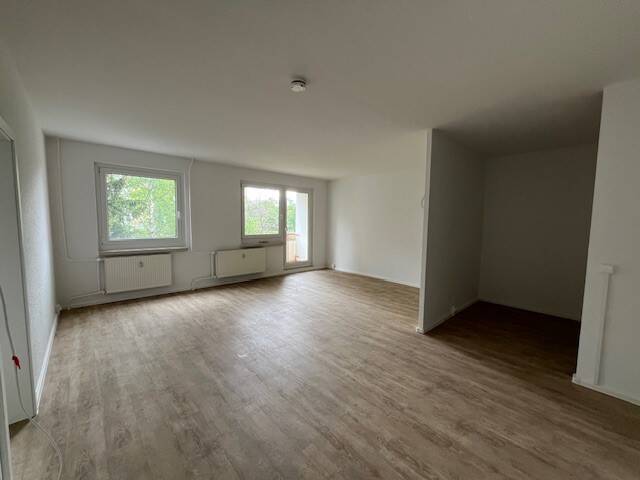 Etagenwohnung Zwickau Neuplanitz - 4 Zimmer, 85 m&sup2;, 550&euro; | Angebot:26788205