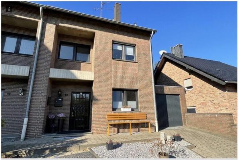 3-room Apartment with Balcony & Fitted Kitchen in Mönchengladbach