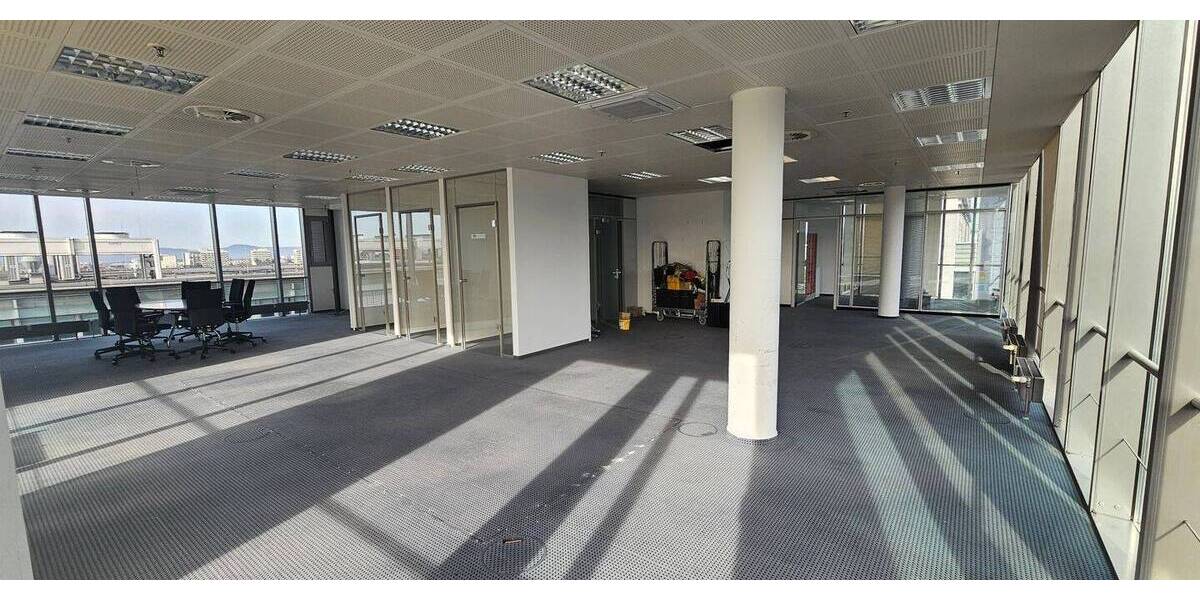 Gewerbeobjekt Freiburg im Breisgau Altstadt - 1 Zimmer, 249 m&sup2;, 4.100&euro; | Angebot:25706366